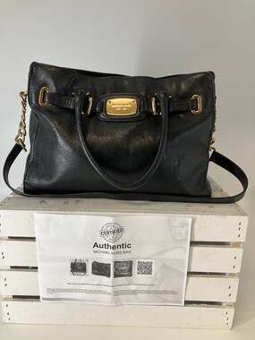 MICHAEL KORS, LARGE BLACK LEATHER SHOULDER BAG, HANDBAG